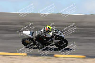 media/Apr-05-2024-Apex Assassins-CVMA Friday Practice (Fri) [[ee2ef04f2b]]/3-Racer 2/Session 3 (Bowl Speed Pans)/